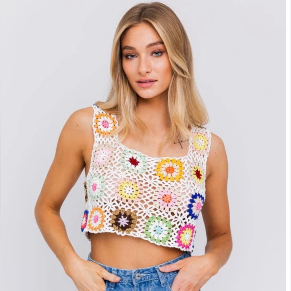 LE LIS Sleeveless Multi Crochet Top